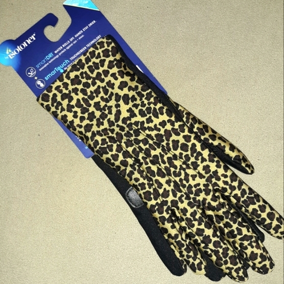 SALEβΌοΈπ₯°π§€Leopard Isotoner Gloves!π - Picture 6 of 12